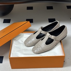 顶级品质 Hermes 爱马仕🐎 H家26s春夏新款Nectar芭蕾舞鞋搭扣镂空玛丽珍鞋 复古雕花冲孔平底单鞋 镂孔牛皮 顶级品质 Hermes 爱马仕🐎 H家26s春夏新款Nectar芭蕾舞鞋搭扣镂空玛丽珍鞋 复古雕花冲孔平底单鞋 镂孔牛皮