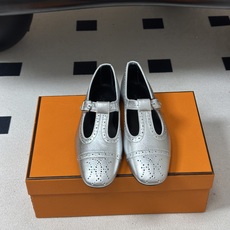 顶级品质 Hermes 爱马仕🐎 H家26s春夏新款Nectar芭蕾舞鞋搭扣镂空玛丽珍鞋 复古雕花冲孔平底单鞋 镂孔牛皮 顶级品质 Hermes 爱马仕🐎 H家26s春夏新款Nectar芭蕾舞鞋搭扣镂空玛丽珍鞋 复古雕花冲孔平底单鞋 镂孔牛皮