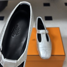 顶级品质 Hermes 爱马仕🐎 H家26s春夏新款Nectar芭蕾舞鞋搭扣镂空玛丽珍鞋 复古雕花冲孔平底单鞋 镂孔牛皮 顶级品质 Hermes 爱马仕🐎 H家26s春夏新款Nectar芭蕾舞鞋搭扣镂空玛丽珍鞋 复古雕花冲孔平底单鞋 镂孔牛皮