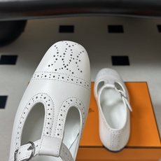 顶级品质 Hermes 爱马仕🐎 H家26s春夏新款Nectar芭蕾舞鞋搭扣镂空玛丽珍鞋 复古雕花冲孔平底单鞋 镂孔牛皮 顶级品质 Hermes 爱马仕🐎 H家26s春夏新款Nectar芭蕾舞鞋搭扣镂空玛丽珍鞋 复古雕花冲孔平底单鞋 镂孔牛皮