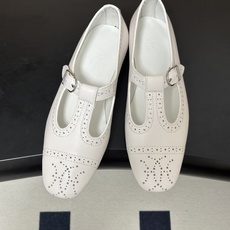 顶级品质 Hermes 爱马仕🐎 H家26s春夏新款Nectar芭蕾舞鞋搭扣镂空玛丽珍鞋 复古雕花冲孔平底单鞋 镂孔牛皮 顶级品质 Hermes 爱马仕🐎 H家26s春夏新款Nectar芭蕾舞鞋搭扣镂空玛丽珍鞋 复古雕花冲孔平底单鞋 镂孔牛皮