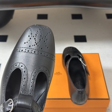 顶级品质 Hermes 爱马仕🐎 H家26s春夏新款Nectar芭蕾舞鞋搭扣镂空玛丽珍鞋 复古雕花冲孔平底单鞋 镂孔牛皮 顶级品质 Hermes 爱马仕🐎 H家26s春夏新款Nectar芭蕾舞鞋搭扣镂空玛丽珍鞋 复古雕花冲孔平底单鞋 镂孔牛皮