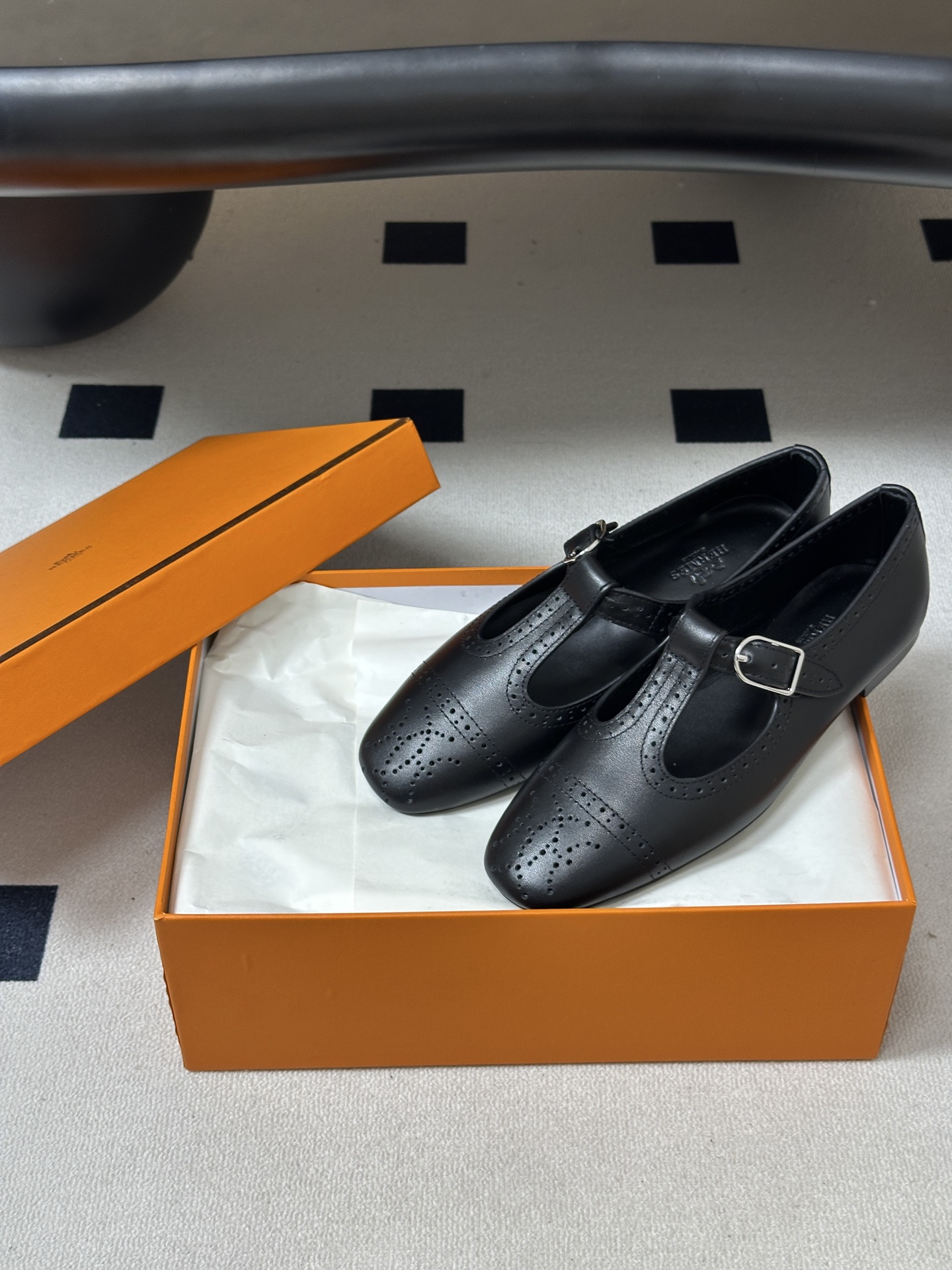 顶级品质 Hermes 爱马仕🐎 H家26s春夏新款Nectar芭蕾舞鞋搭扣镂空玛丽珍鞋 复古雕花冲孔平底单鞋 镂孔牛皮 顶级品质 Hermes 爱马仕🐎 H家26s春夏新款Nectar芭蕾舞鞋搭扣镂空玛丽珍鞋 复古雕花冲孔平底单鞋 镂孔牛皮