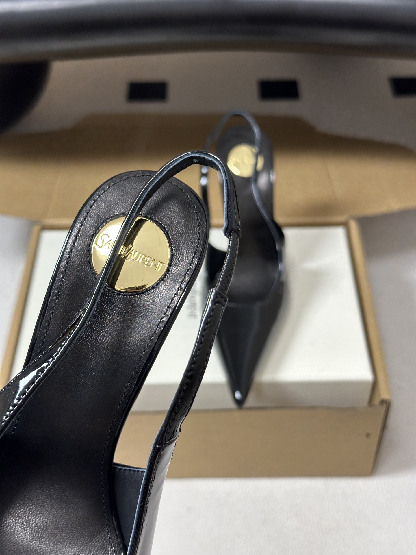 顶级品质(配高档飞机盒✈️) Saint Laurent 圣罗兰fw26 new arrival~ YSL 26s春夏新 顶级品质(配高档飞机盒✈️) Saint Laurent 圣罗兰fw26 new arrival~ YSL 26s春夏新
