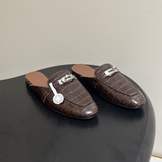 Hermes 爱马仕🐎 H家 Oz鳄鱼纹皮穆勒鞋经典Kelly扣包头半拖鞋 H经典半拖 26ss新版面 鳄鱼纹小牛皮穆勒 Hermes 爱马仕🐎 H家 Oz鳄鱼纹皮穆勒鞋经典Kelly扣包头半拖鞋 H经典半拖 26ss新版面 鳄鱼纹小牛皮穆勒