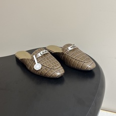 Hermes 爱马仕🐎 H家 Oz鳄鱼纹皮穆勒鞋经典Kelly扣包头半拖鞋 H经典半拖 26ss新版面 鳄鱼纹小牛皮穆勒 Hermes 爱马仕🐎 H家 Oz鳄鱼纹皮穆勒鞋经典Kelly扣包头半拖鞋 H经典半拖 26ss新版面 鳄鱼纹小牛皮穆勒