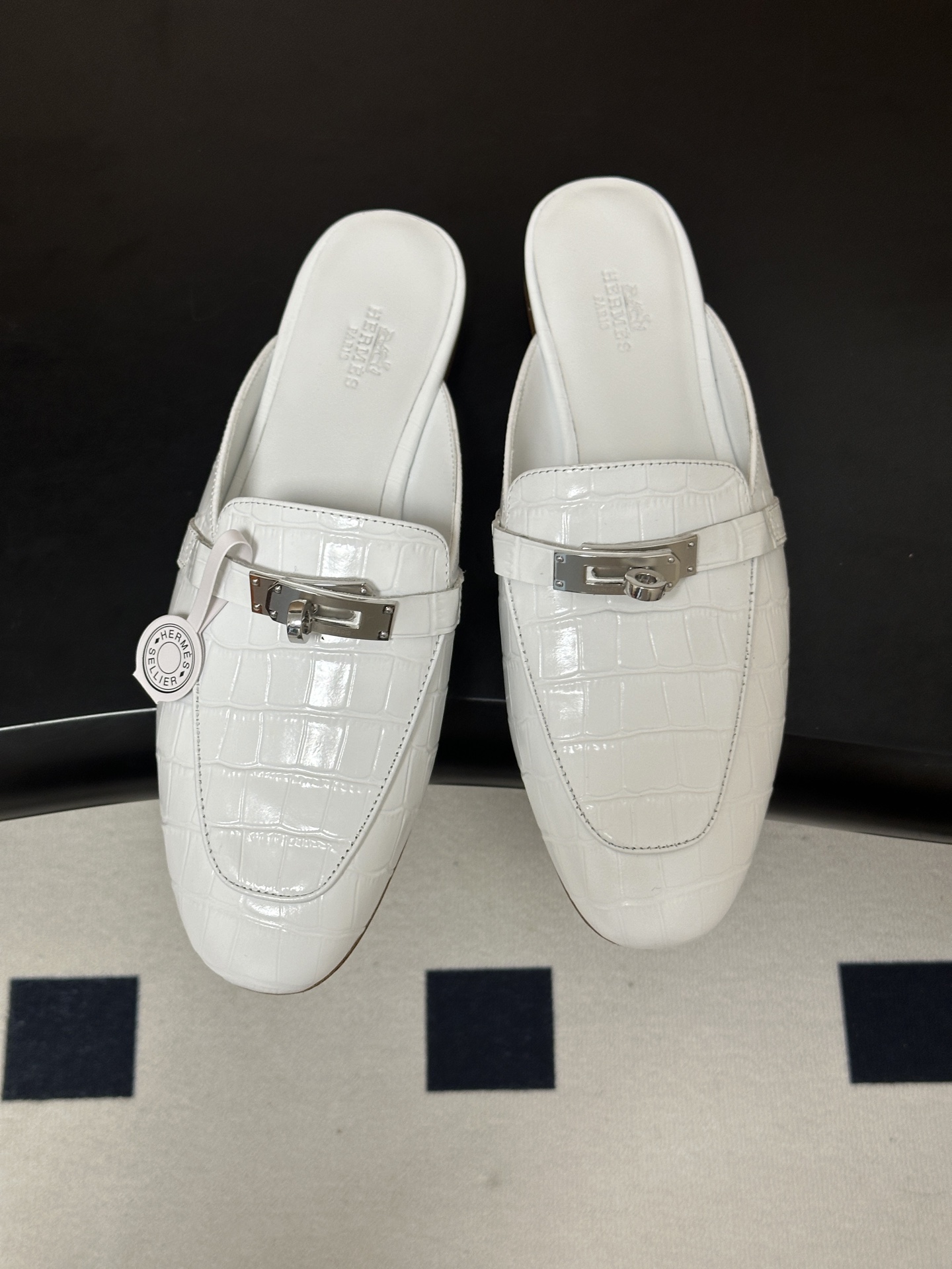 Hermes 爱马仕🐎 H家 Oz鳄鱼纹皮穆勒鞋经典Kelly扣包头半拖鞋 H经典半拖 26ss新版面 鳄鱼纹小牛皮穆勒 Hermes 爱马仕🐎 H家 Oz鳄鱼纹皮穆勒鞋经典Kelly扣包头半拖鞋 H经典半拖 26ss新版面 鳄鱼纹小牛皮穆勒