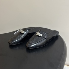 Hermes 爱马仕🐎 H家 Oz鳄鱼纹皮穆勒鞋经典Kelly扣包头半拖鞋 H经典半拖 26ss新版面 鳄鱼纹小牛皮穆勒 Hermes 爱马仕🐎 H家 Oz鳄鱼纹皮穆勒鞋经典Kelly扣包头半拖鞋 H经典半拖 26ss新版面 鳄鱼纹小牛皮穆勒