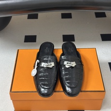 Hermes 爱马仕🐎 H家 Oz鳄鱼纹皮穆勒鞋经典Kelly扣包头半拖鞋 H经典半拖 26ss新版面 鳄鱼纹小牛皮穆勒 Hermes 爱马仕🐎 H家 Oz鳄鱼纹皮穆勒鞋经典Kelly扣包头半拖鞋 H经典半拖 26ss新版面 鳄鱼纹小牛皮穆勒