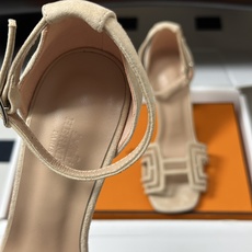 顶级品质(配豪华包装礼品盒) Hermes 爱马仕🐎 2026🆕最新版面Joy麂皮网纱凉鞋系列 H家细跟凉鞋麂皮透气网面 顶级品质(配豪华包装礼品盒) Hermes 爱马仕🐎 2026🆕最新版面Joy麂皮网纱凉鞋系列 H家细跟凉鞋麂皮透气网面
