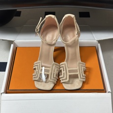 顶级品质(配豪华包装礼品盒) Hermes 爱马仕🐎 2026🆕最新版面Joy麂皮网纱凉鞋系列 H家细跟凉鞋麂皮透气网面 顶级品质(配豪华包装礼品盒) Hermes 爱马仕🐎 2026🆕最新版面Joy麂皮网纱凉鞋系列 H家细跟凉鞋麂皮透气网面