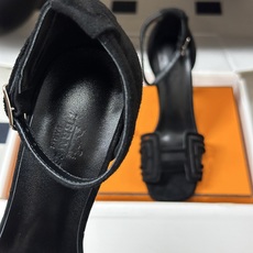 顶级品质(配豪华包装礼品盒) Hermes 爱马仕🐎 2026🆕最新版面Joy麂皮网纱凉鞋系列 H家细跟凉鞋麂皮透气网面 顶级品质(配豪华包装礼品盒) Hermes 爱马仕🐎 2026🆕最新版面Joy麂皮网纱凉鞋系列 H家细跟凉鞋麂皮透气网面