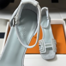 顶级品质(配豪华包装礼品盒) Hermes 爱马仕🐎 2026🆕最新版面Joy麂皮网纱凉鞋系列 H家细跟凉鞋麂皮透气网面 顶级品质(配豪华包装礼品盒) Hermes 爱马仕🐎 2026🆕最新版面Joy麂皮网纱凉鞋系列 H家细跟凉鞋麂皮透气网面