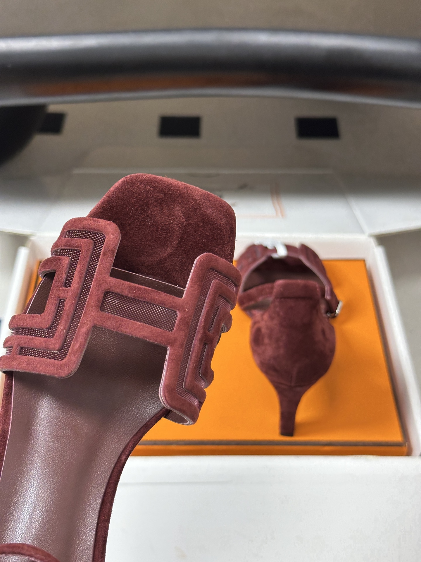 顶级品质(配豪华包装礼品盒) Hermes 爱马仕🐎 2026🆕最新版面Joy麂皮网纱凉鞋系列 H家细跟凉鞋麂皮透气网面 顶级品质(配豪华包装礼品盒) Hermes 爱马仕🐎 2026🆕最新版面Joy麂皮网纱凉鞋系列 H家细跟凉鞋麂皮透气网面