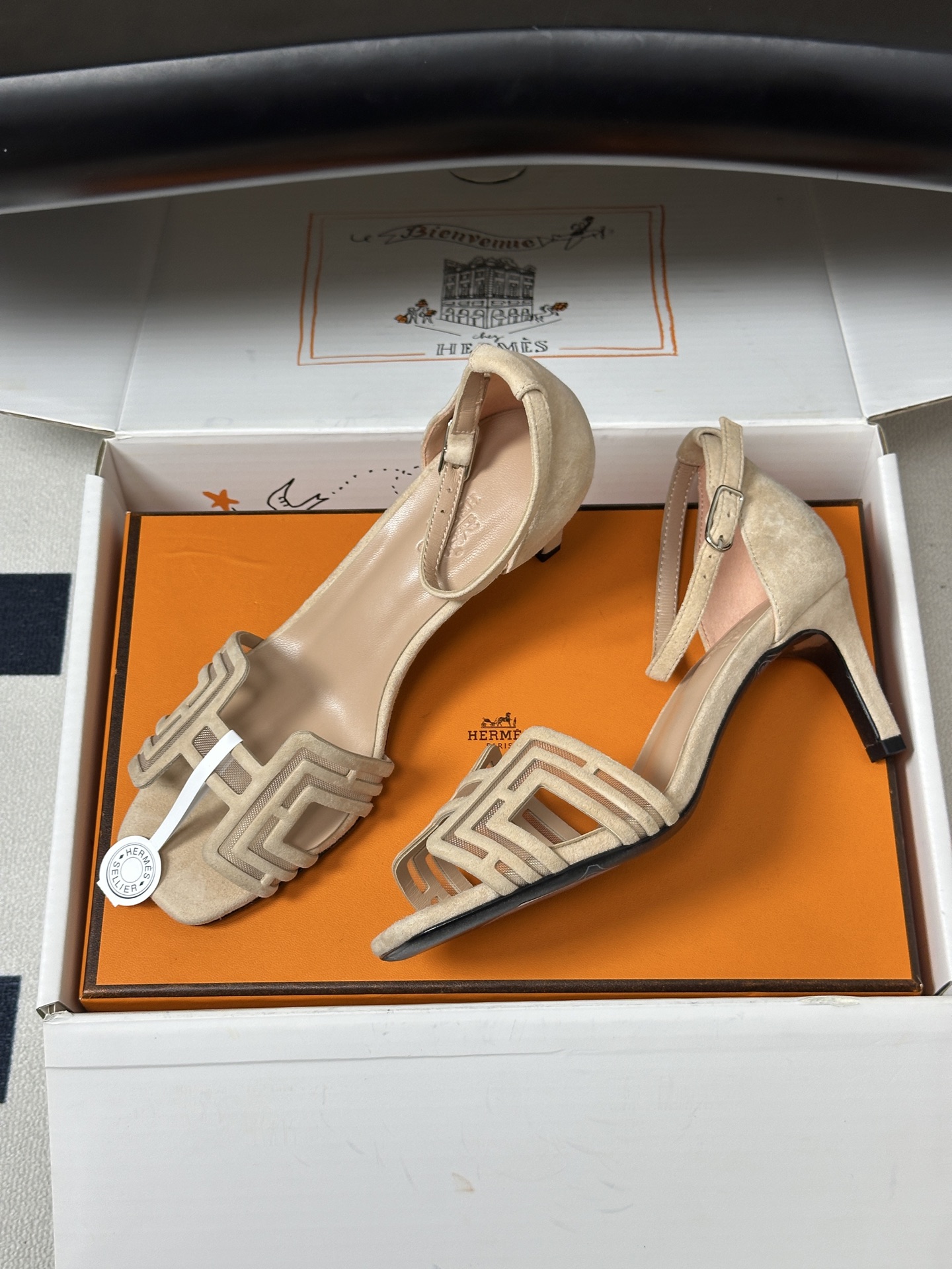 顶级品质(配豪华包装礼品盒) Hermes 爱马仕🐎 2026🆕最新版面Joy麂皮网纱凉鞋系列 H家细跟凉鞋麂皮透气网面 顶级品质(配豪华包装礼品盒) Hermes 爱马仕🐎 2026🆕最新版面Joy麂皮网纱凉鞋系列 H家细跟凉鞋麂皮透气网面