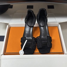 顶级品质(配豪华包装礼品盒) Hermes 爱马仕🐎 2026🆕最新版面Joy麂皮网纱凉鞋系列 H家细跟凉鞋麂皮透气网面 顶级品质(配豪华包装礼品盒) Hermes 爱马仕🐎 2026🆕最新版面Joy麂皮网纱凉鞋系列 H家细跟凉鞋麂皮透气网面