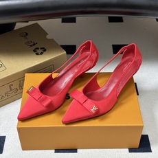 26ss 春夏新款 LOUIS VUITTON 路易威登 LV 6AM高跟鞋尖头字母扣蝴蝶结真丝小猫跟单鞋 本款6AM高 26ss 春夏新款 LOUIS VUITTON 路易威登 LV 6AM高跟鞋尖头字母扣蝴蝶结真丝小猫跟单鞋 本款6AM高