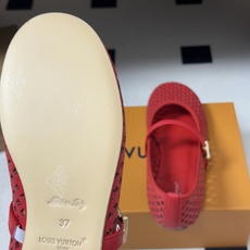 26Ss春季新款Louis Vuitton LV ROMY芭蕾舞鞋雕花冲孔镂空扣带玛丽珍鞋透气平底单鞋 本款Romy平底 26Ss春季新款Louis Vuitton LV ROMY芭蕾舞鞋雕花冲孔镂空扣带玛丽珍鞋透气平底单鞋 本款Romy平底