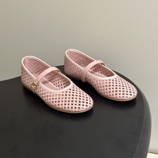 26Ss春季新款Louis Vuitton LV ROMY芭蕾舞鞋雕花冲孔镂空扣带玛丽珍鞋透气平底单鞋 本款Romy平底 26Ss春季新款Louis Vuitton LV ROMY芭蕾舞鞋雕花冲孔镂空扣带玛丽珍鞋透气平底单鞋 本款Romy平底