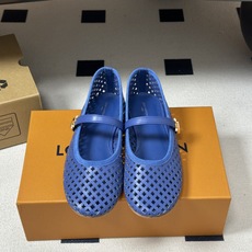 26Ss春季新款Louis Vuitton LV ROMY芭蕾舞鞋雕花冲孔镂空扣带玛丽珍鞋透气平底单鞋 本款Romy平底 26Ss春季新款Louis Vuitton LV ROMY芭蕾舞鞋雕花冲孔镂空扣带玛丽珍鞋透气平底单鞋 本款Romy平底