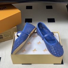 26Ss春季新款Louis Vuitton LV ROMY芭蕾舞鞋雕花冲孔镂空扣带玛丽珍鞋透气平底单鞋 本款Romy平底 26Ss春季新款Louis Vuitton LV ROMY芭蕾舞鞋雕花冲孔镂空扣带玛丽珍鞋透气平底单鞋 本款Romy平底