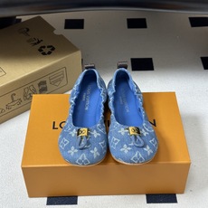 26Ss新款Louis vuitton LV NOLITA 平底芭蕾鞋五金扣松紧带跳舞鞋经典牛仔布平底单鞋 本款 Nol 26Ss新款Louis vuitton LV NOLITA 平底芭蕾鞋五金扣松紧带跳舞鞋经典牛仔布平底单鞋 本款 Nol