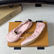 26Ss新款Louis vuitton LV NOLITA 平底芭蕾鞋五金扣松紧带跳舞鞋经典牛仔布平底单鞋 本款 Nol 26Ss新款Louis vuitton LV NOLITA 平底芭蕾鞋五金扣松紧带跳舞鞋经典牛仔布平底单鞋 本款 Nol
