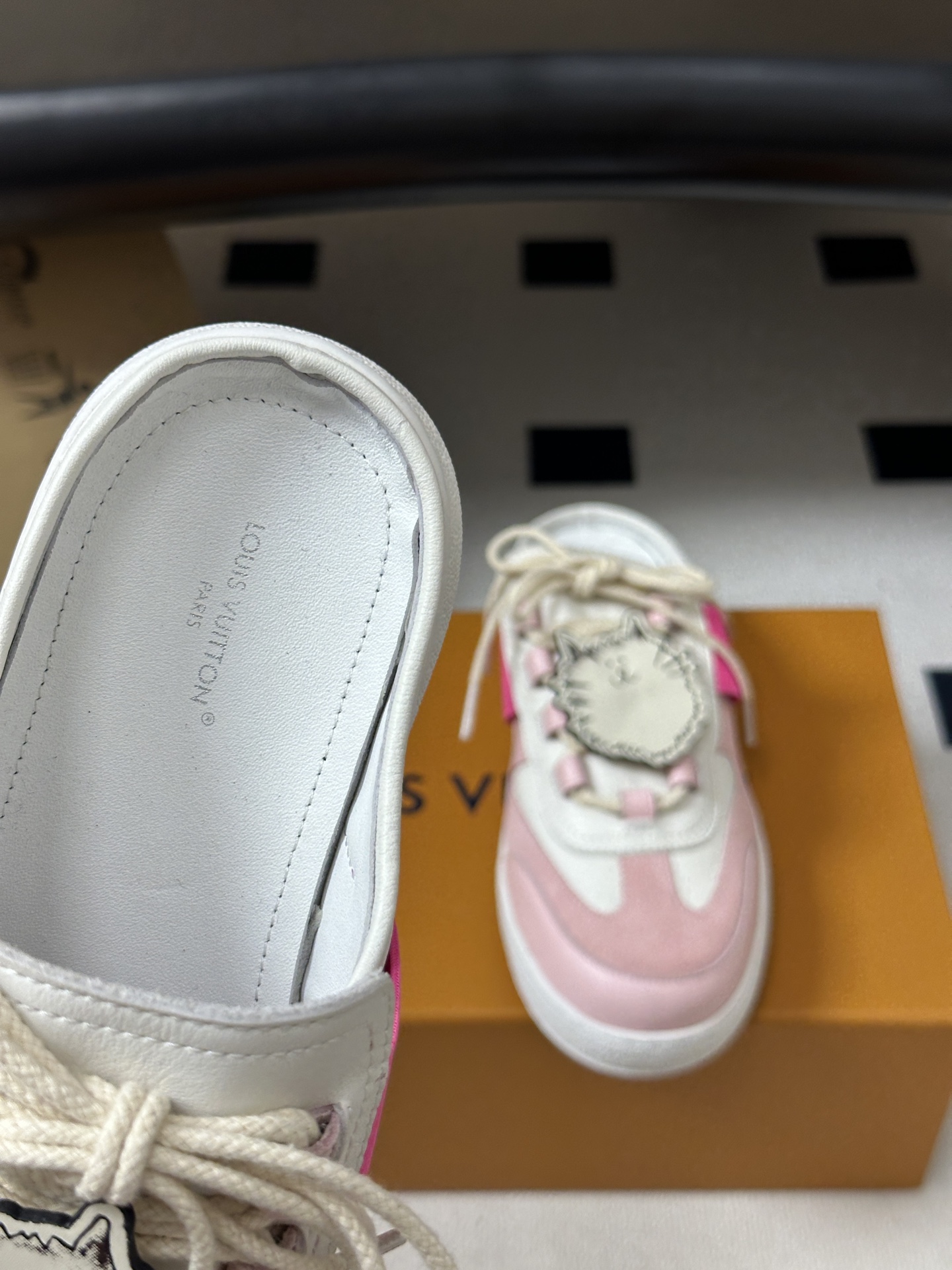 2026春夏新款 LOUIS VUITTON 路易威登 LV Grace Coddington / 联名款猫猫Catog 2026春夏新款 LOUIS VUITTON 路易威登 LV Grace Coddington / 联名款猫猫Catog