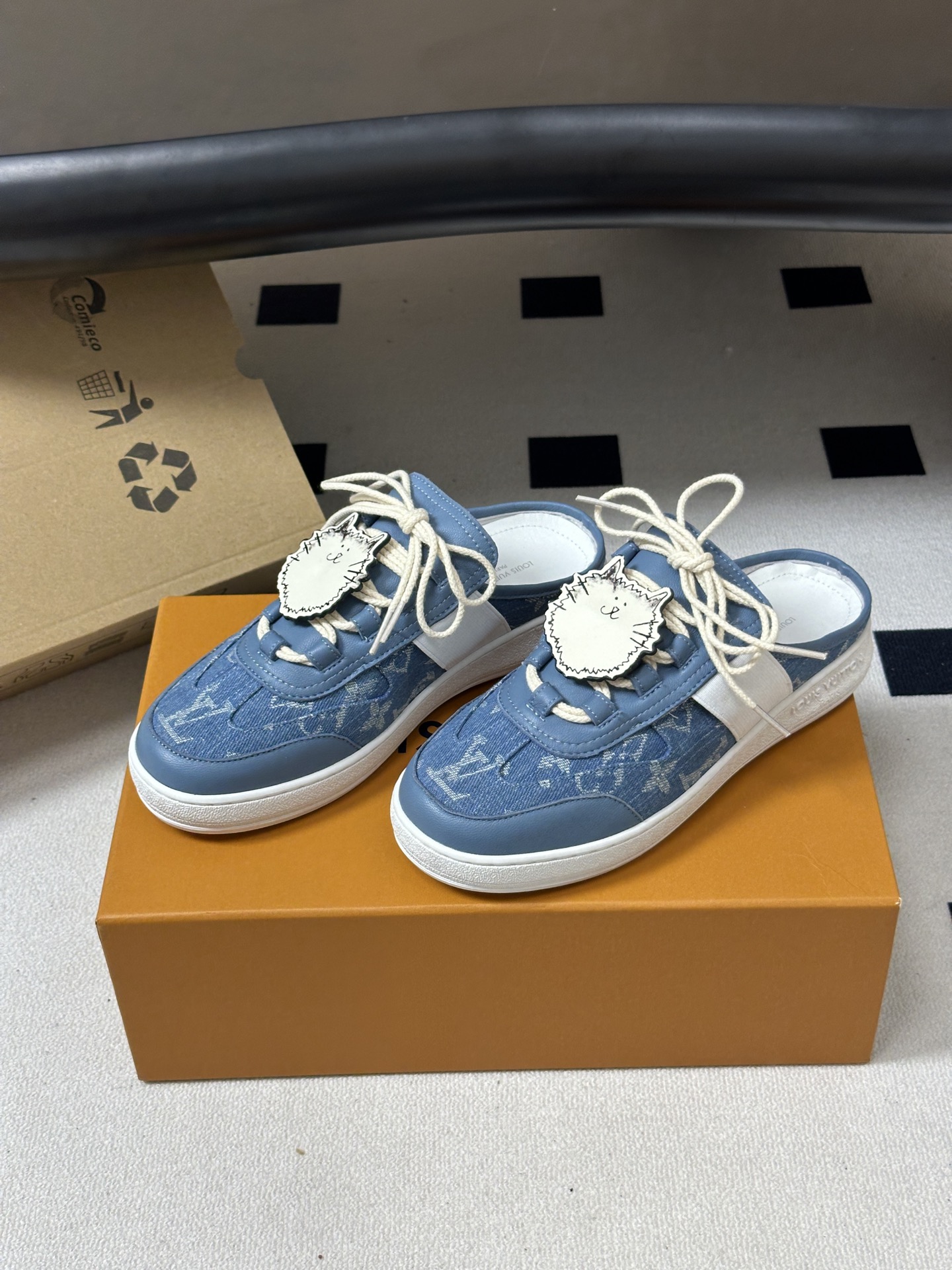 2026春夏新款 LOUIS VUITTON 路易威登 LV Grace Coddington / 联名款猫猫Catog 2026春夏新款 LOUIS VUITTON 路易威登 LV Grace Coddington / 联名款猫猫Catog