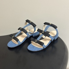 Gianvito Rossi 26春夏新款 罗西GR 经典R扣一字带平底凉拖鞋细高跟凉拖鞋绕带搭扣凉鞋 以品牌标志性的简 Gianvito Rossi 26春夏新款 罗西GR 经典R扣一字带平底凉拖鞋细高跟凉拖鞋绕带搭扣凉鞋 以品牌标志性的简