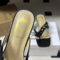 26ss春夏新款Dior 迪奥 J'Adior 饰带人字拖鞋 经典 CD字母刺绣织带蝴蝶结高跟夹脚凉拖鞋小矮跟/小猫跟拖 26ss春夏新款Dior 迪奥 J'Adior 饰带人字拖鞋 经典 CD字母刺绣织带蝴蝶结高跟夹脚凉拖鞋小矮跟/小猫跟拖