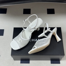 2026春夏新款 Chanel 小香 26C 经典双C电绣鱼嘴透气网面高跟凉鞋 一字带高跟鞋 把夏日的轻盈与矜贵踩在脚下 2026春夏新款 Chanel 小香 26C 经典双C电绣鱼嘴透气网面高跟凉鞋 一字带高跟鞋 把夏日的轻盈与矜贵踩在脚下