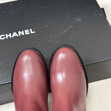 秋冬新款Chanel 小香26B 双C扣带高跟直筒靴短靴/长靴系列 走秀款圆头粗跟长靴骑士靴直筒靴 非常爆真的是很耐看越 秋冬新款Chanel 小香26B 双C扣带高跟直筒靴短靴/长靴系列 走秀款圆头粗跟长靴骑士靴直筒靴 非常爆真的是很耐看越
