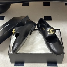 2026春夏新款Chanel小香26B 经典双拼色圆头玛丽珍鞋链条双C扣平底芭蕾舞单鞋 经典圆头鞋型柔和衬脚,撞色鞋头延 2026春夏新款Chanel小香26B 经典双拼色圆头玛丽珍鞋链条双C扣平底芭蕾舞单鞋 经典圆头鞋型柔和衬脚,撞色鞋头延
