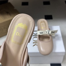 26ss春夏新款Dior 迪奥 J'Adior 穆勒鞋经典字母织带蝴蝶结粗跟半拖鞋包头矮跟凉拖鞋 这款J'Adior 穆 26ss春夏新款Dior 迪奥 J'Adior 穆勒鞋经典字母织带蝴蝶结粗跟半拖鞋包头矮跟凉拖鞋 这款J'Adior 穆
