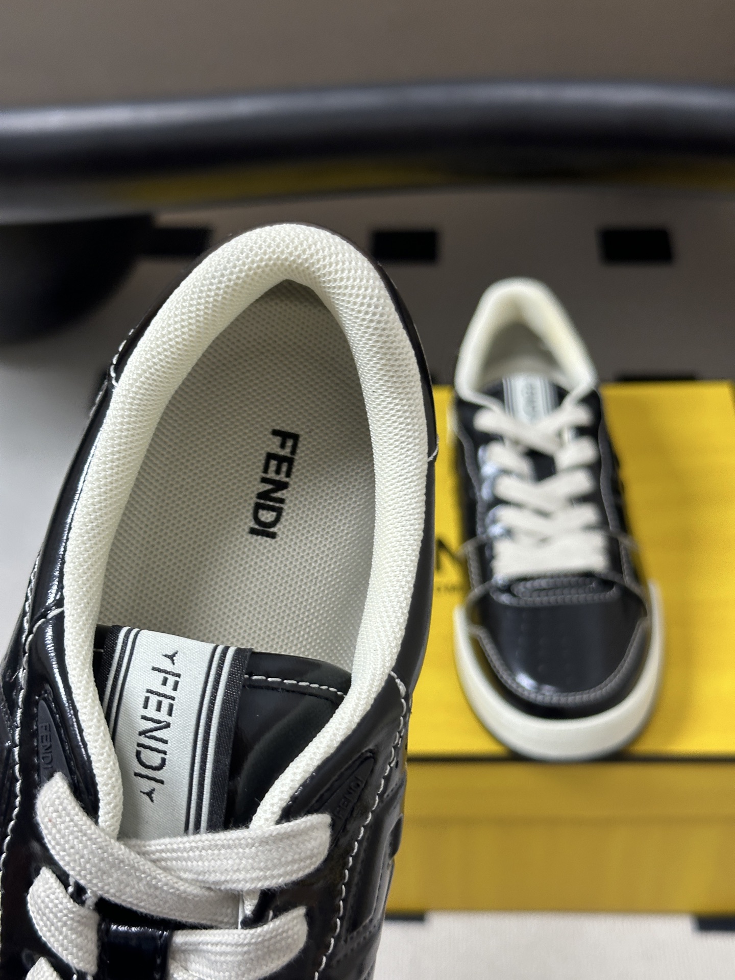 男➕10 Fendi芬迪 match系列 26新配色 厚底休闲运动鞋情侣款增高滑板鞋 原版购入开发 做货 设计师Kim 男➕10 Fendi芬迪 match系列 26新配色 厚底休闲运动鞋情侣款增高滑板鞋 原版购入开发 做货 设计师Kim