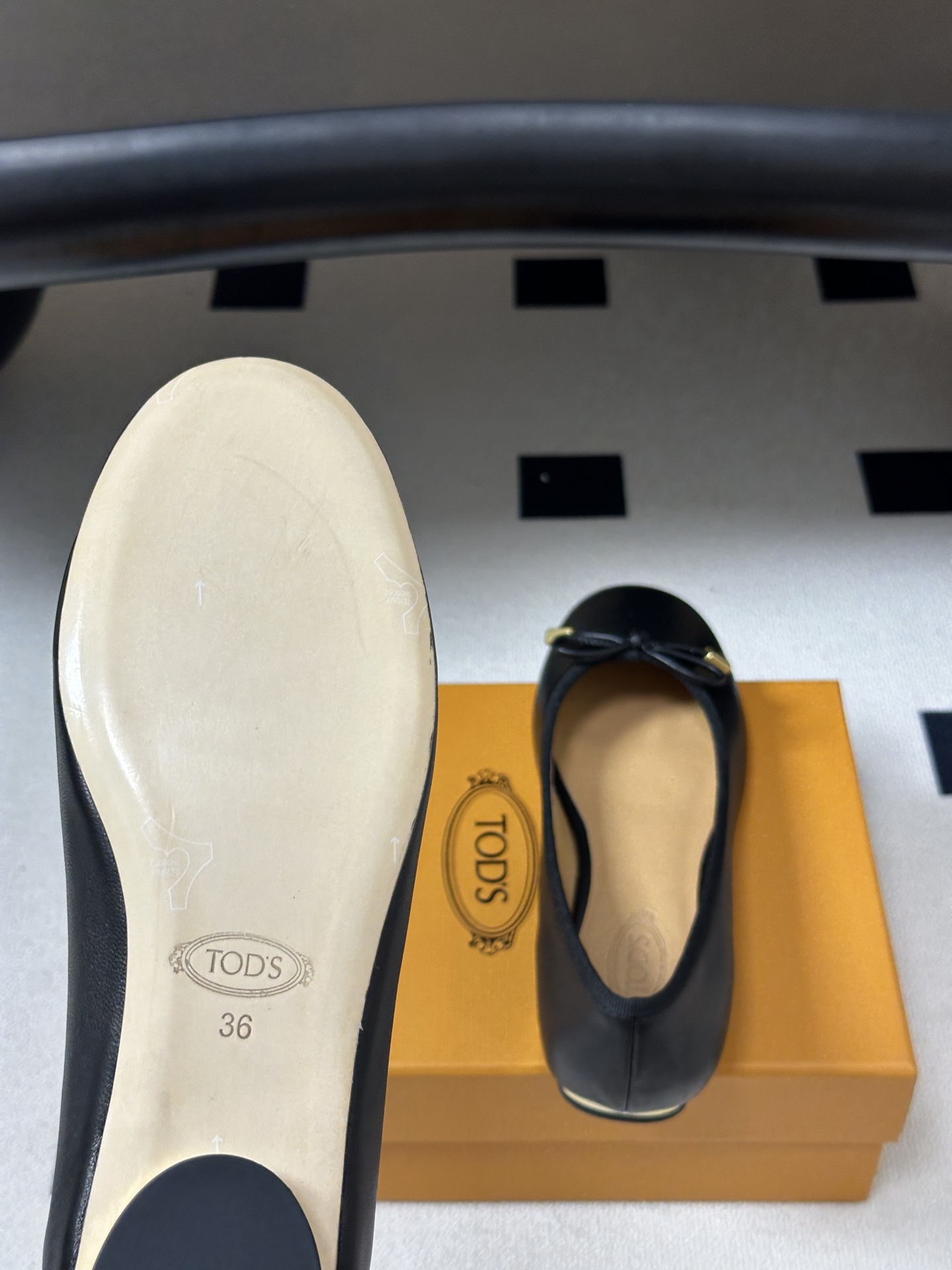 跑量款 26Ss春夏新款 TOD'S托德斯圆头蝴蝶结平底芭蕾单鞋 自带温柔松弛法式氛围感的圆头蝴蝶结平底芭蕾单鞋,圆润饱 跑量款 26Ss春夏新款 TOD'S托德斯圆头蝴蝶结平底芭蕾单鞋 自带温柔松弛法式氛围感的圆头蝴蝶结平底芭蕾单鞋,圆润饱
