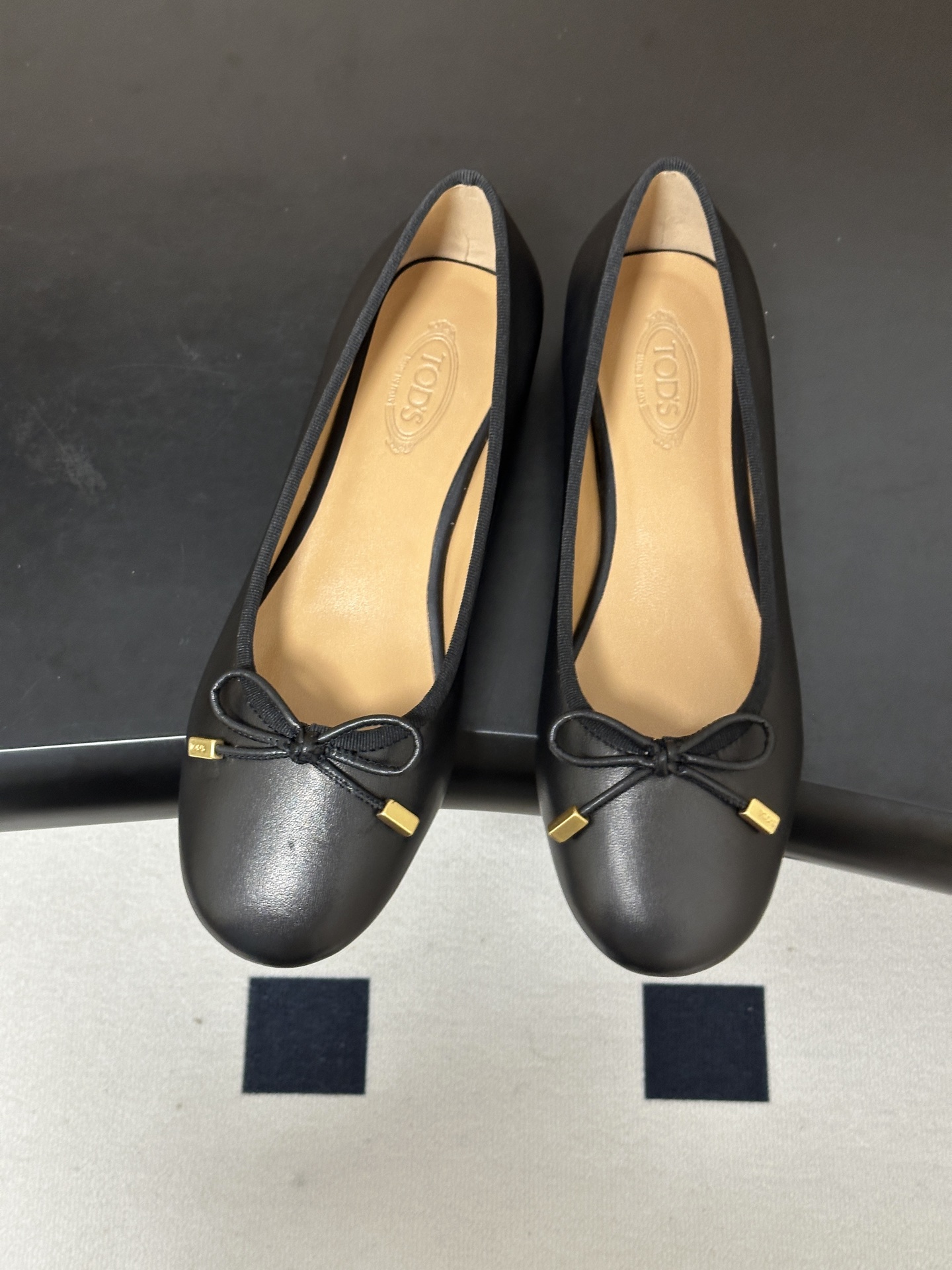跑量款 26Ss春夏新款 TOD'S托德斯圆头蝴蝶结平底芭蕾单鞋 自带温柔松弛法式氛围感的圆头蝴蝶结平底芭蕾单鞋,圆润饱 跑量款 26Ss春夏新款 TOD'S托德斯圆头蝴蝶结平底芭蕾单鞋 自带温柔松弛法式氛围感的圆头蝴蝶结平底芭蕾单鞋,圆润饱