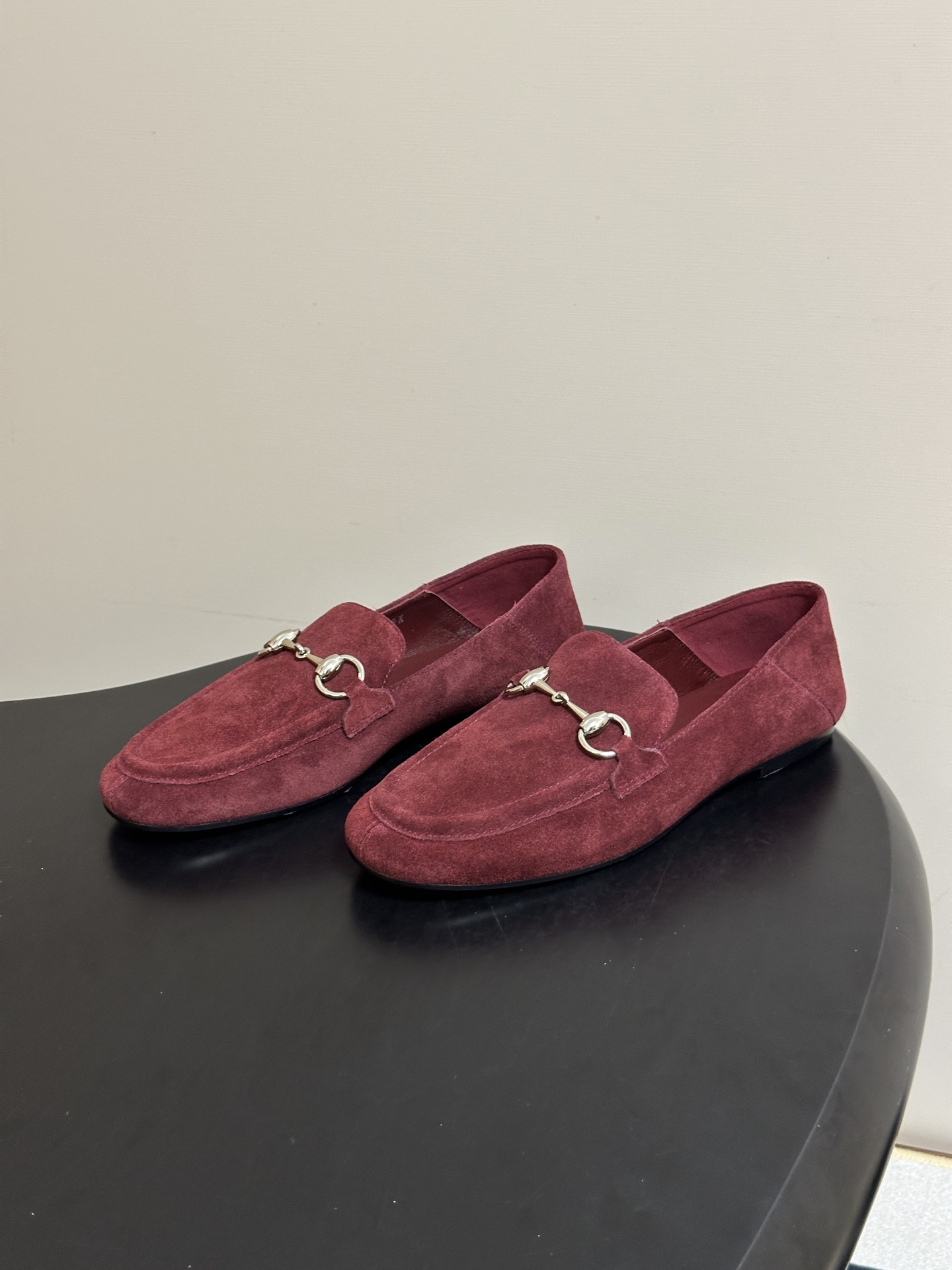 2026 秋冬新款Gucci 古驰 经典马衔扣乐福鞋复古麂皮绒面平底单鞋老钱风可踩跟乐福鞋 Generation Guc 2026 秋冬新款Gucci 古驰 经典马衔扣乐福鞋复古麂皮绒面平底单鞋老钱风可踩跟乐福鞋 Generation Guc