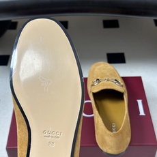 2026 秋冬新款Gucci 古驰 经典马衔扣乐福鞋复古麂皮绒面平底单鞋老钱风可踩跟乐福鞋 Generation Guc 2026 秋冬新款Gucci 古驰 经典马衔扣乐福鞋复古麂皮绒面平底单鞋老钱风可踩跟乐福鞋 Generation Guc