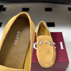 2026 秋冬新款Gucci 古驰 经典马衔扣乐福鞋复古麂皮绒面平底单鞋老钱风可踩跟乐福鞋 Generation Guc 2026 秋冬新款Gucci 古驰 经典马衔扣乐福鞋复古麂皮绒面平底单鞋老钱风可踩跟乐福鞋 Generation Guc