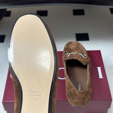 2026 秋冬新款Gucci 古驰 经典马衔扣乐福鞋复古麂皮绒面平底单鞋老钱风可踩跟乐福鞋 Generation Guc 2026 秋冬新款Gucci 古驰 经典马衔扣乐福鞋复古麂皮绒面平底单鞋老钱风可踩跟乐福鞋 Generation Guc