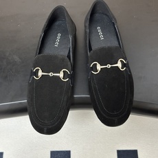 2026 秋冬新款Gucci 古驰 经典马衔扣乐福鞋复古麂皮绒面平底单鞋老钱风可踩跟乐福鞋 Generation Guc 2026 秋冬新款Gucci 古驰 经典马衔扣乐福鞋复古麂皮绒面平底单鞋老钱风可踩跟乐福鞋 Generation Guc