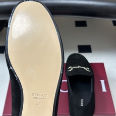 2026 秋冬新款Gucci 古驰 经典马衔扣乐福鞋复古麂皮绒面平底单鞋老钱风可踩跟乐福鞋 Generation Guc 2026 秋冬新款Gucci 古驰 经典马衔扣乐福鞋复古麂皮绒面平底单鞋老钱风可踩跟乐福鞋 Generation Guc