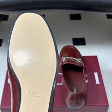 2026 秋冬新款Gucci 古驰 经典马衔扣乐福鞋复古麂皮绒面平底单鞋老钱风可踩跟乐福鞋 Generation Guc 2026 秋冬新款Gucci 古驰 经典马衔扣乐福鞋复古麂皮绒面平底单鞋老钱风可踩跟乐福鞋 Generation Guc