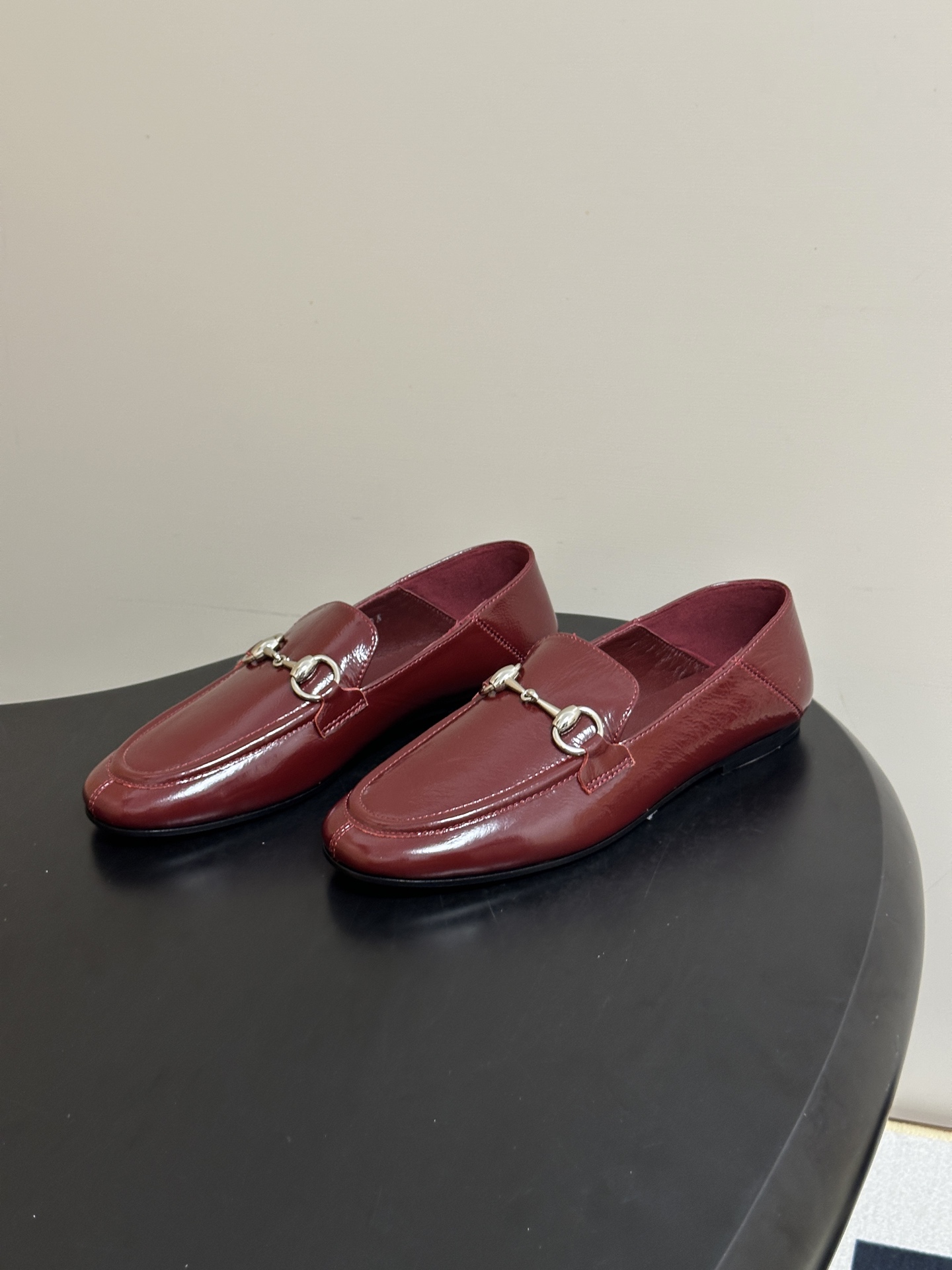 2026 秋冬新款Gucci 古驰 经典马衔扣乐福鞋复古麂皮绒面平底单鞋老钱风可踩跟乐福鞋 Generation Guc 2026 秋冬新款Gucci 古驰 经典马衔扣乐福鞋复古麂皮绒面平底单鞋老钱风可踩跟乐福鞋 Generation Guc