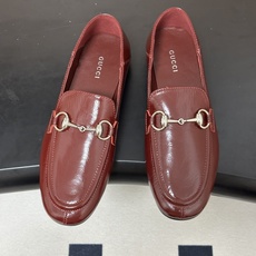 2026 秋冬新款Gucci 古驰 经典马衔扣乐福鞋复古麂皮绒面平底单鞋老钱风可踩跟乐福鞋 Generation Guc 2026 秋冬新款Gucci 古驰 经典马衔扣乐福鞋复古麂皮绒面平底单鞋老钱风可踩跟乐福鞋 Generation Guc