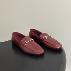 2026 秋冬新款Gucci 古驰 经典马衔扣乐福鞋复古麂皮绒面平底单鞋老钱风可踩跟乐福鞋 Generation Guc 2026 秋冬新款Gucci 古驰 经典马衔扣乐福鞋复古麂皮绒面平底单鞋老钱风可踩跟乐福鞋 Generation Guc