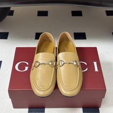 2026 秋冬新款Gucci 古驰 经典马衔扣乐福鞋复古麂皮绒面平底单鞋老钱风可踩跟乐福鞋 Generation Guc 2026 秋冬新款Gucci 古驰 经典马衔扣乐福鞋复古麂皮绒面平底单鞋老钱风可踩跟乐福鞋 Generation Guc