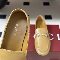 2026 秋冬新款Gucci 古驰 经典马衔扣乐福鞋复古麂皮绒面平底单鞋老钱风可踩跟乐福鞋 Generation Guc 2026 秋冬新款Gucci 古驰 经典马衔扣乐福鞋复古麂皮绒面平底单鞋老钱风可踩跟乐福鞋 Generation Guc